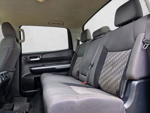 Used 2018 Toyota Tundra SR5 w/ SR5 Upgrade Package AWD/4WD image 14
