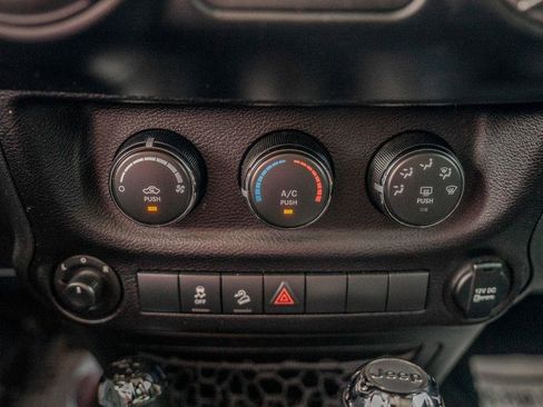 Used 2018 Jeep Wrangler Unlimited Sport S AWD/4WD image 25