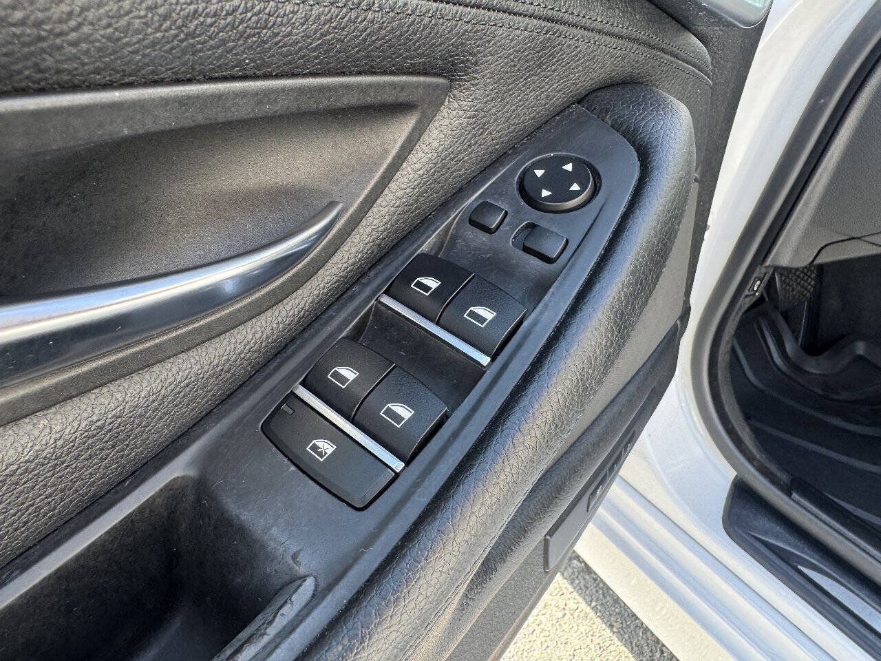 Used 2015 BMW 528i Sedan RWD image 27