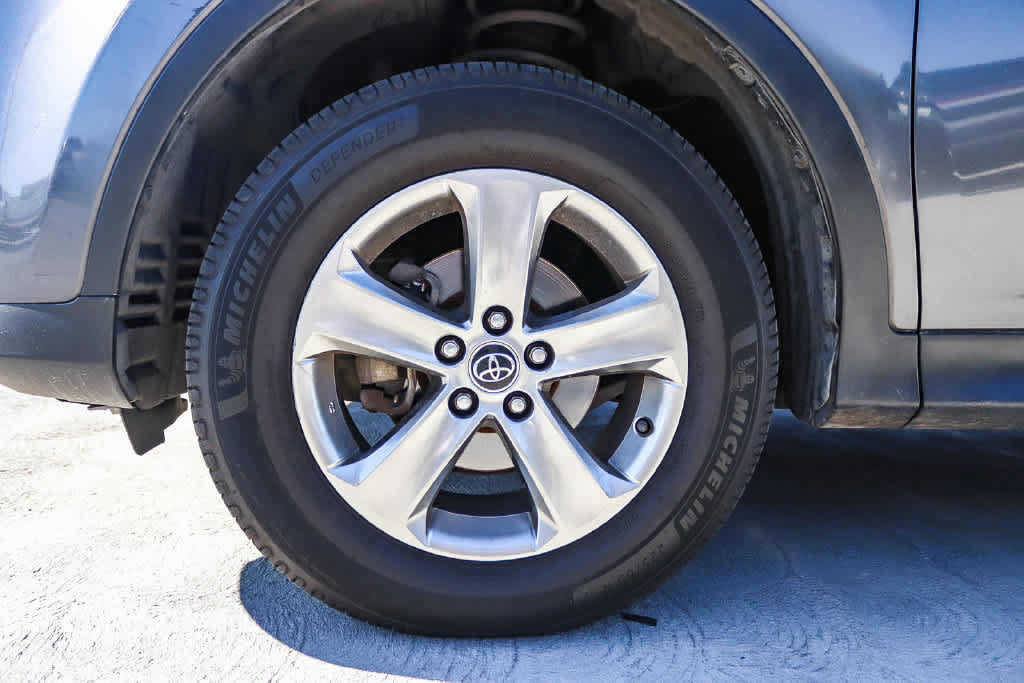 Used 2015 Toyota RAV4 XLE FWD image 11