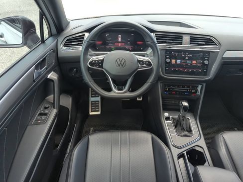 Used 2023 Volkswagen Tiguan SE R-Line FWD image 14