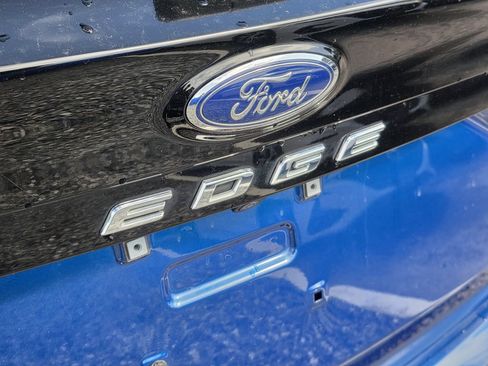 Used 2023 Ford Edge Titanium w/ Cargo Accessory Package AWD/4WD image 8