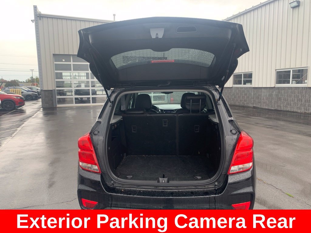 Used 2020 Chevrolet Trax LT w/ LT Convenience Package AWD/4WD image 9