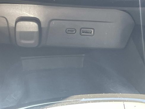 Used 2026 Chevrolet Trax RS w/ Sunroof Package FWD image 22