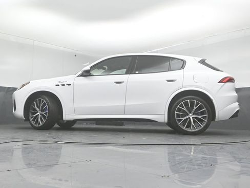 Used 2023 Maserati Grecale Modena AWD/4WD image 37