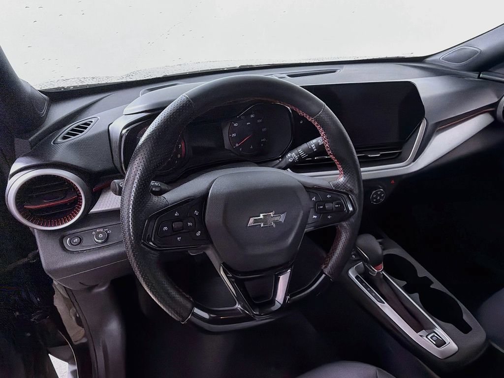 Used 2024 Chevrolet Trax RS w/ Driver Confidence Package FWD image 11
