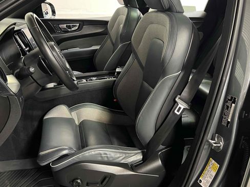 Used 2020 Volvo XC60 T5 R-Design image 40