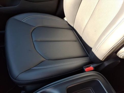 New 2026 Chrysler Pacifica Select w/ S Appearance Package image 30