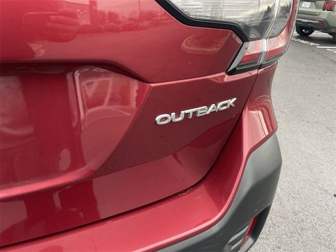 Certified 2022 Subaru Outback Limited image 6