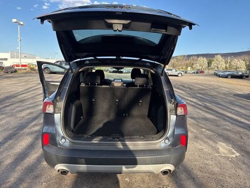 Used 2020 Ford Escape SE image 11