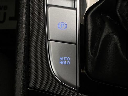 Certified 2025 Hyundai Elantra SEL image 27