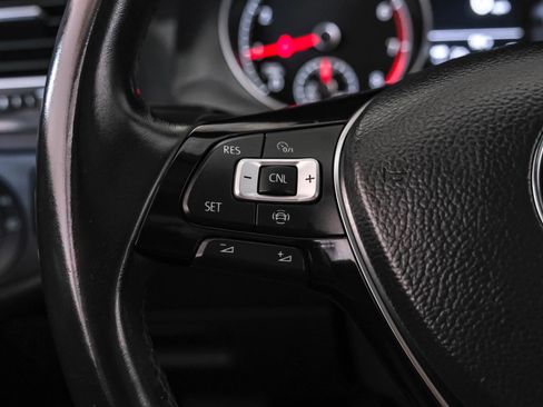 Used 2019 Volkswagen Golf SE FWD image 16
