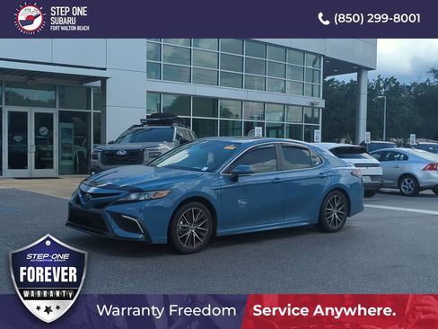 Used 2024 Toyota Camry SE FWD image 2