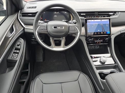 New 2025 Jeep Grand Cherokee L Limited image 6