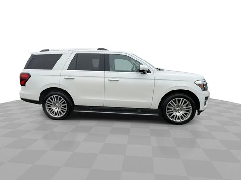 Used 2023 Ford Expedition Limited image 9