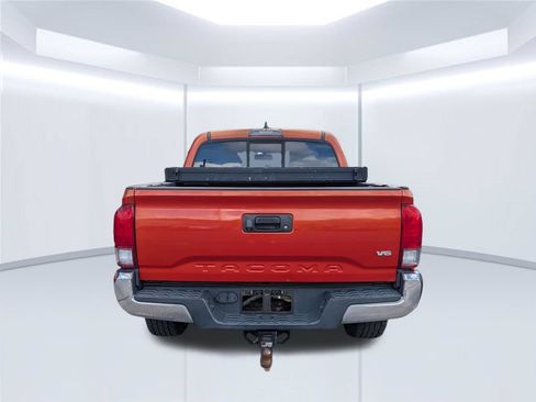 Used 2016 Toyota Tacoma TRD Off-Road w/ Towing Package AWD/4WD image 5