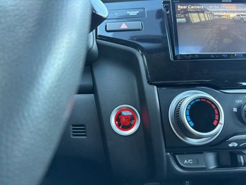 Used 2018 Honda Fit EX image 30