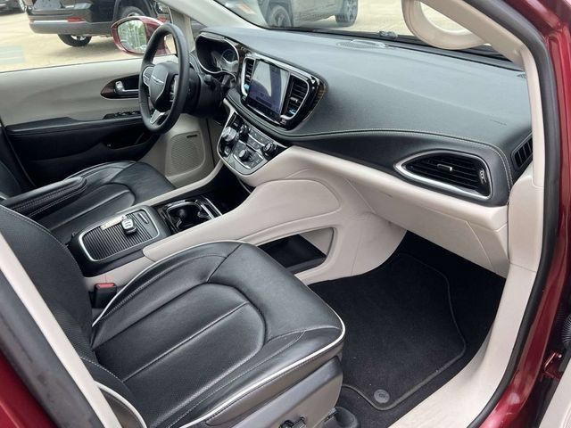 Used 2022 Chrysler Pacifica Limited FWD image 18