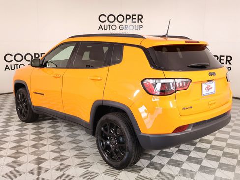 Used 2026 Jeep Compass Latitude AWD/4WD image 21