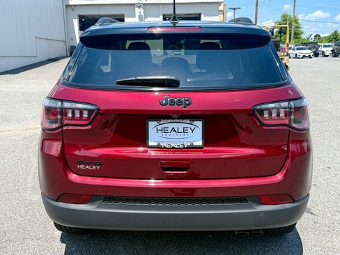 Used 2021 Jeep Compass Latitude w/ Sun and Sound Group AWD/4WD image 6