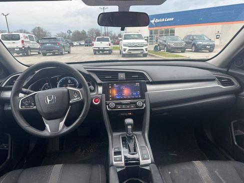 Used 2018 Honda Civic EX image 5