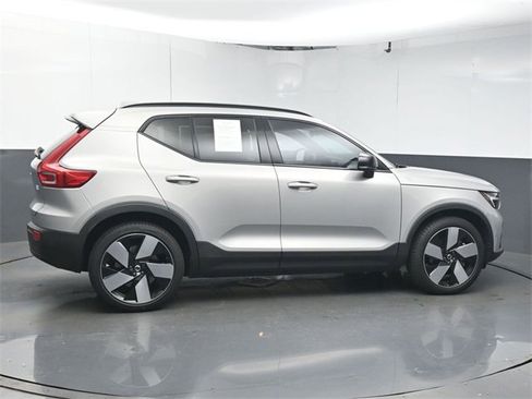 Used 2024 Volvo XC40 Recharge Plus w/ Protection Package Premier image 8