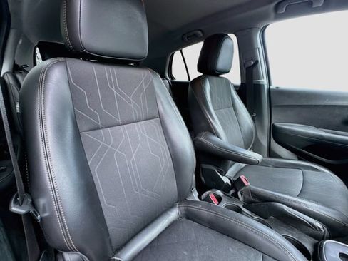 Used 2018 Chevrolet Trax LT w/ LT Convenience Package FWD image 23