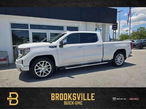 Used 2023 GMC Sierra 1500 Denali w/ Technology Package AWD/4WD image 1
