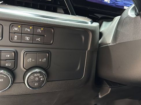 Used 2025 Chevrolet Suburban LT w/ Comfort Package AWD/4WD image 42