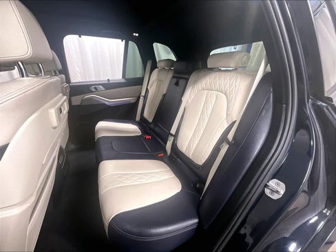 Used 2021 BMW X5 M50i w/ Executive Package image 14