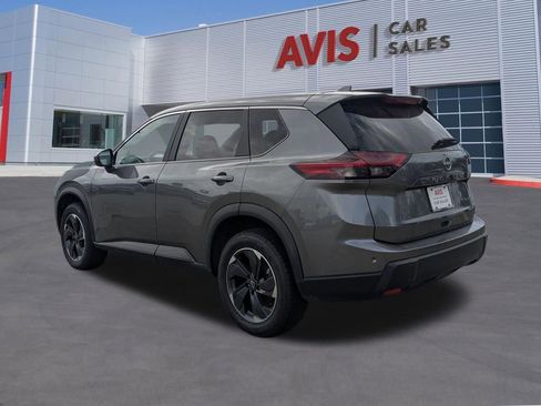 Used 2024 Nissan Rogue SV AWD/4WD image 9