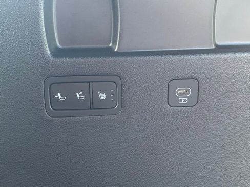 Used 2023 Hyundai Palisade Calligraphy image 23