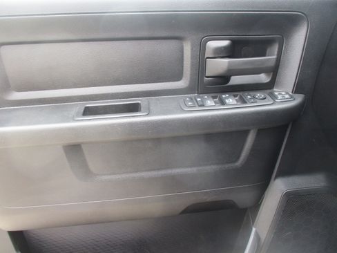 Used 2024 RAM 3500 Tradesman w/ Chrome Appearance Group AWD/4WD image 33