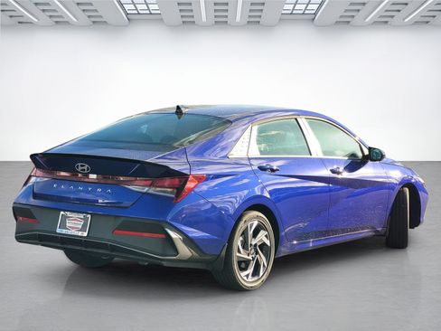 New 2025 Hyundai Elantra Sport image 5