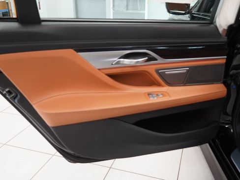 Used 2017 BMW 740i xDrive AWD/4WD image 26