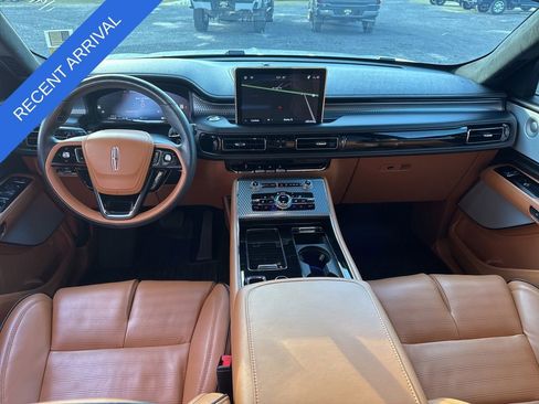Used 2024 Lincoln Aviator Black Label w/ Jet Package image 10