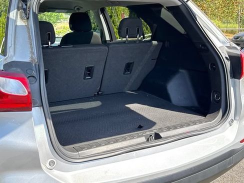 Used 2020 Chevrolet Equinox LS w/ LS Convenience Package FWD image 18