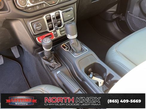 New 2025 Jeep Gladiator Mojave image 11