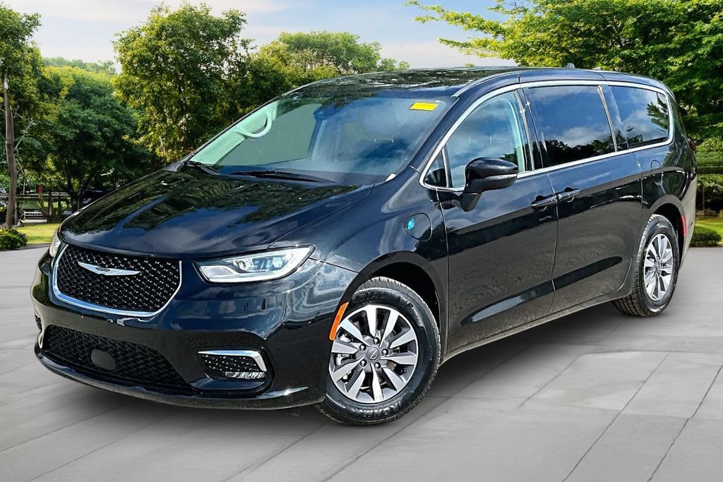 Used 2023 Chrysler Pacifica Touring-L FWD image 12