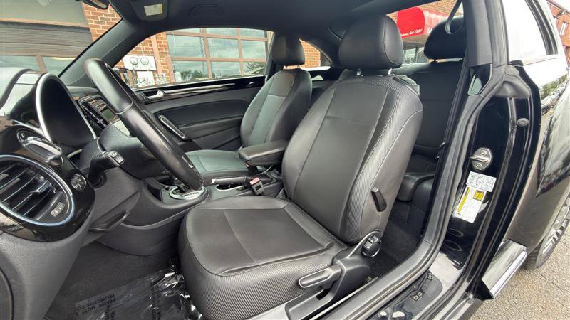 Used 2014 Volkswagen Beetle 1.8T FWD image 19