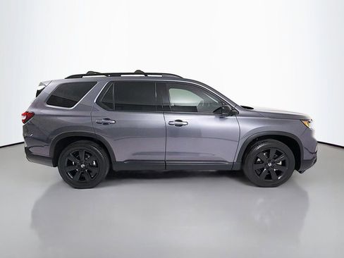 Used 2025 Honda Pilot Black Edition image 8