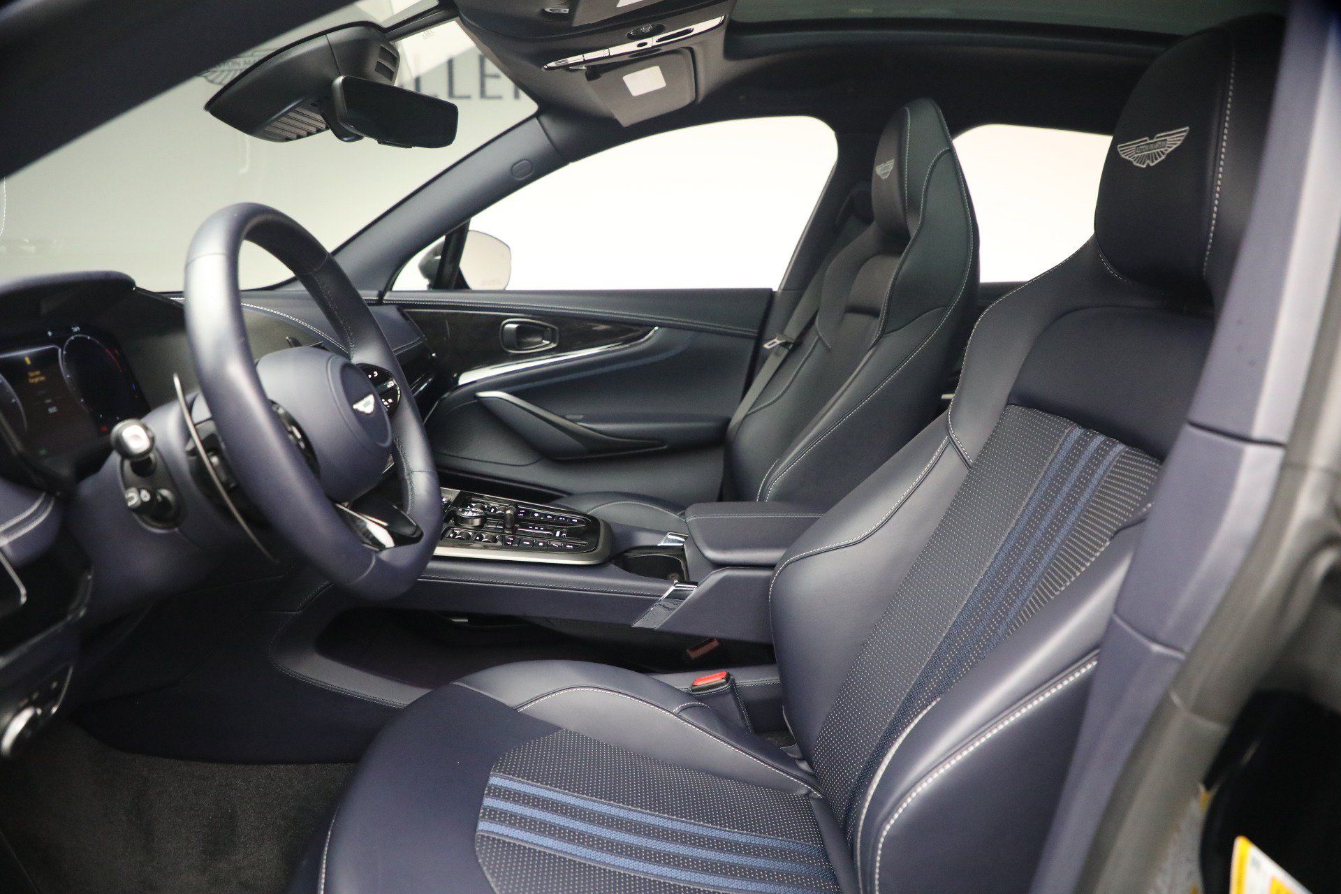 Used 2025 Aston Martin DBX 707 AWD/4WD image 14