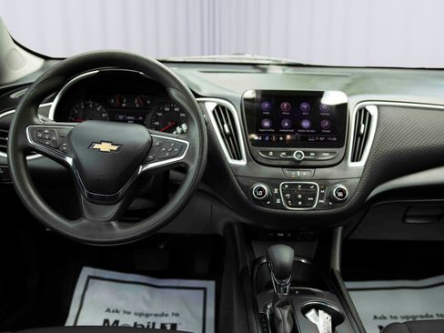 Used 2023 Chevrolet Malibu LT FWD image 3