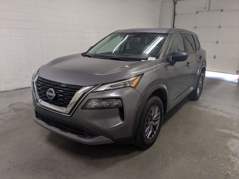 Used 2023 Nissan Rogue S AWD/4WD image 11