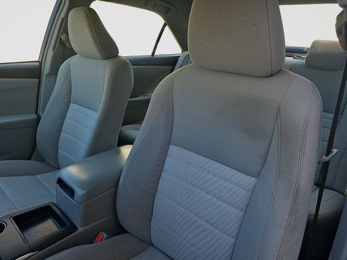 Used 2017 Toyota Camry LE w/ Four Season Floor Mat Package FWD image 17
