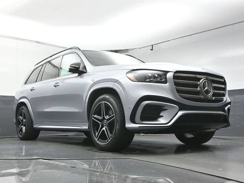 Used 2026 Mercedes-Benz GLS 450 4MATIC image 35