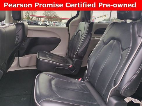 Used 2024 Chrysler Pacifica Limited image 14