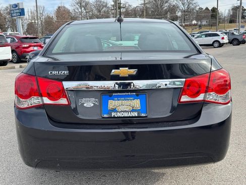 Used 2015 Chevrolet Cruze LS image 4