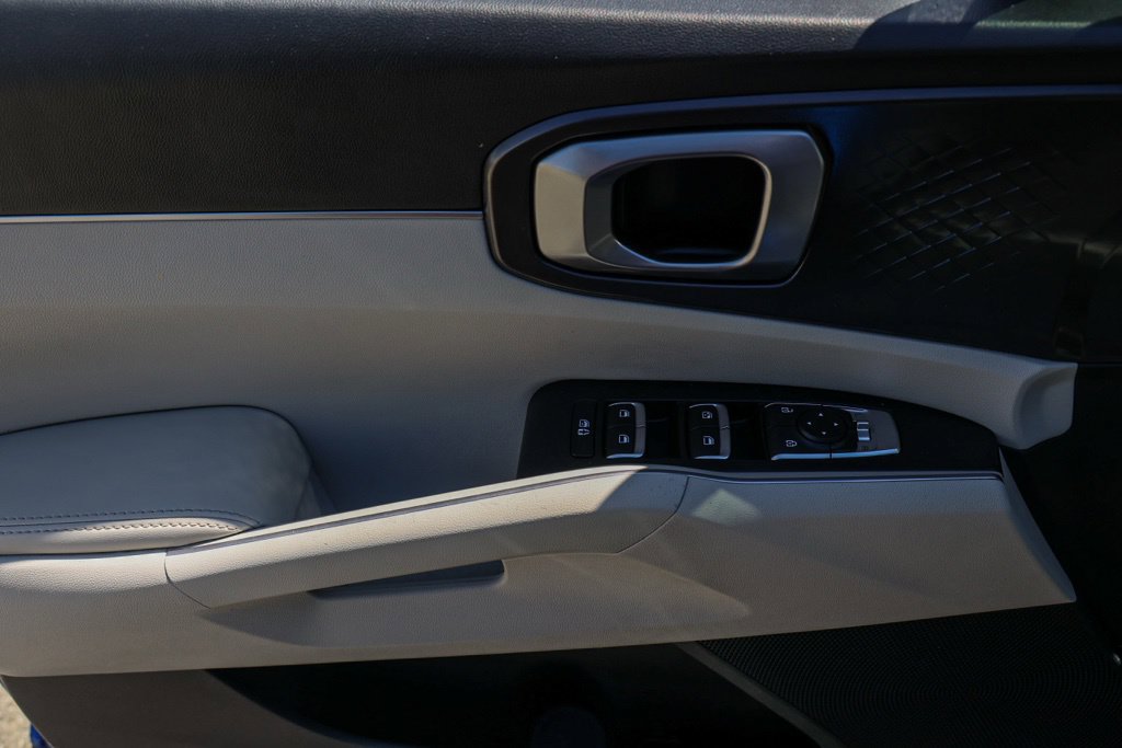 Used 2023 Kia Sorento S w/ Panoramic Sunroof Package FWD image 27