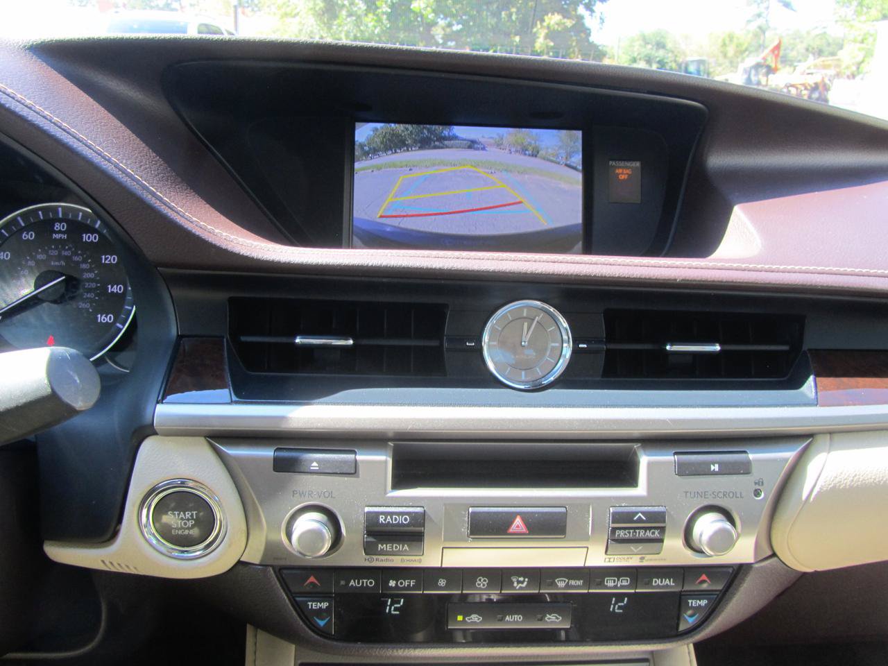 Used 2016 Lexus ES 350 w/ Luxury Package w/Wood Trim FWD image 15